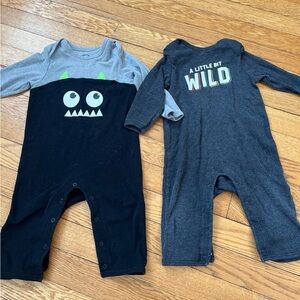 Old Navy Baby Outfits Sets 6-12 Months Onesies